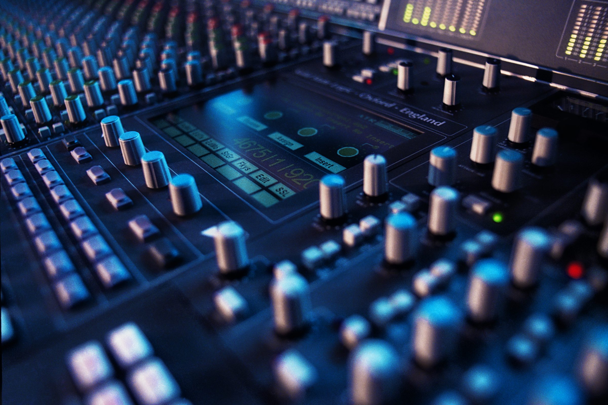 Mixing equipment